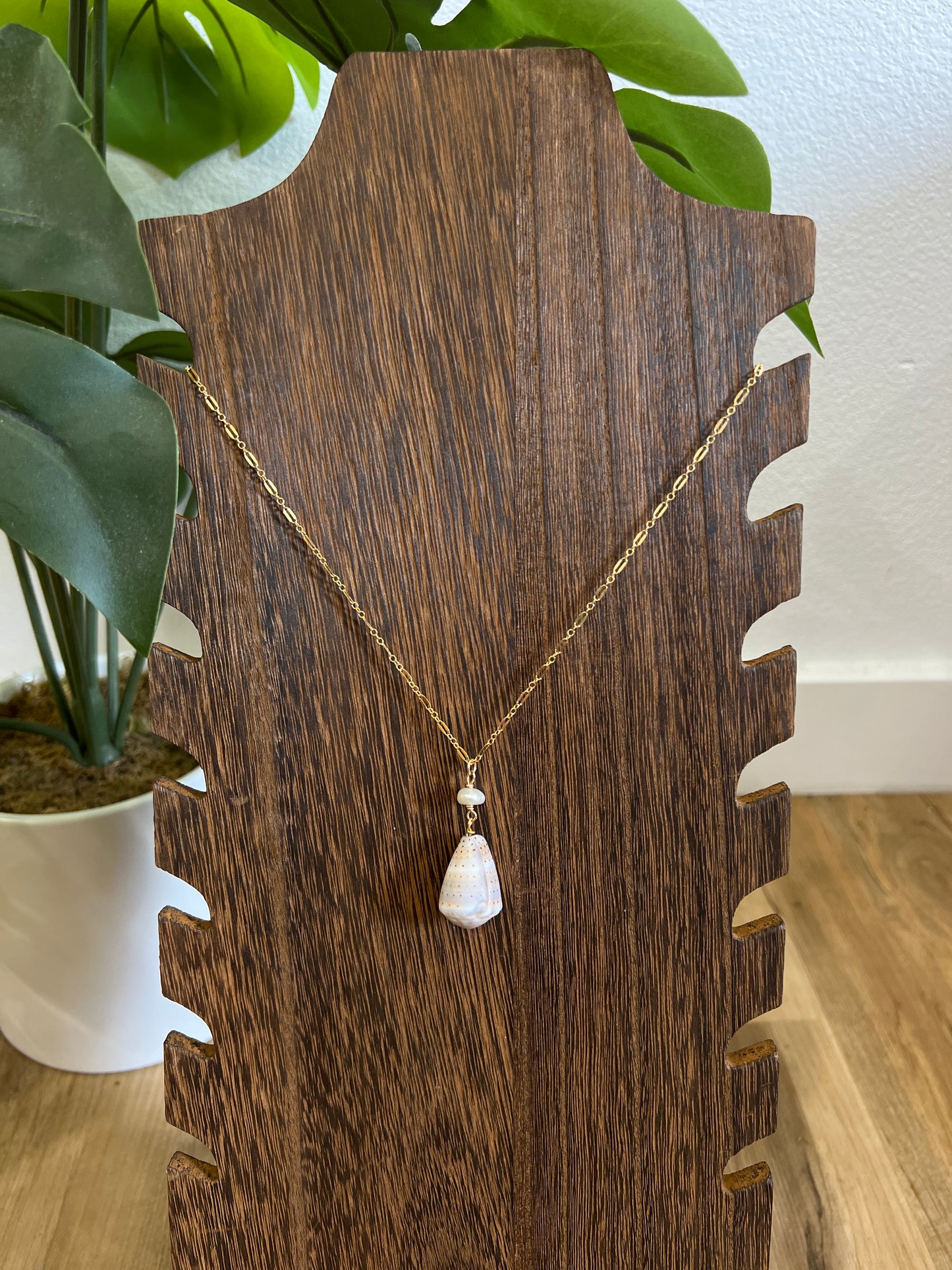 Abbreviated cone Necklace