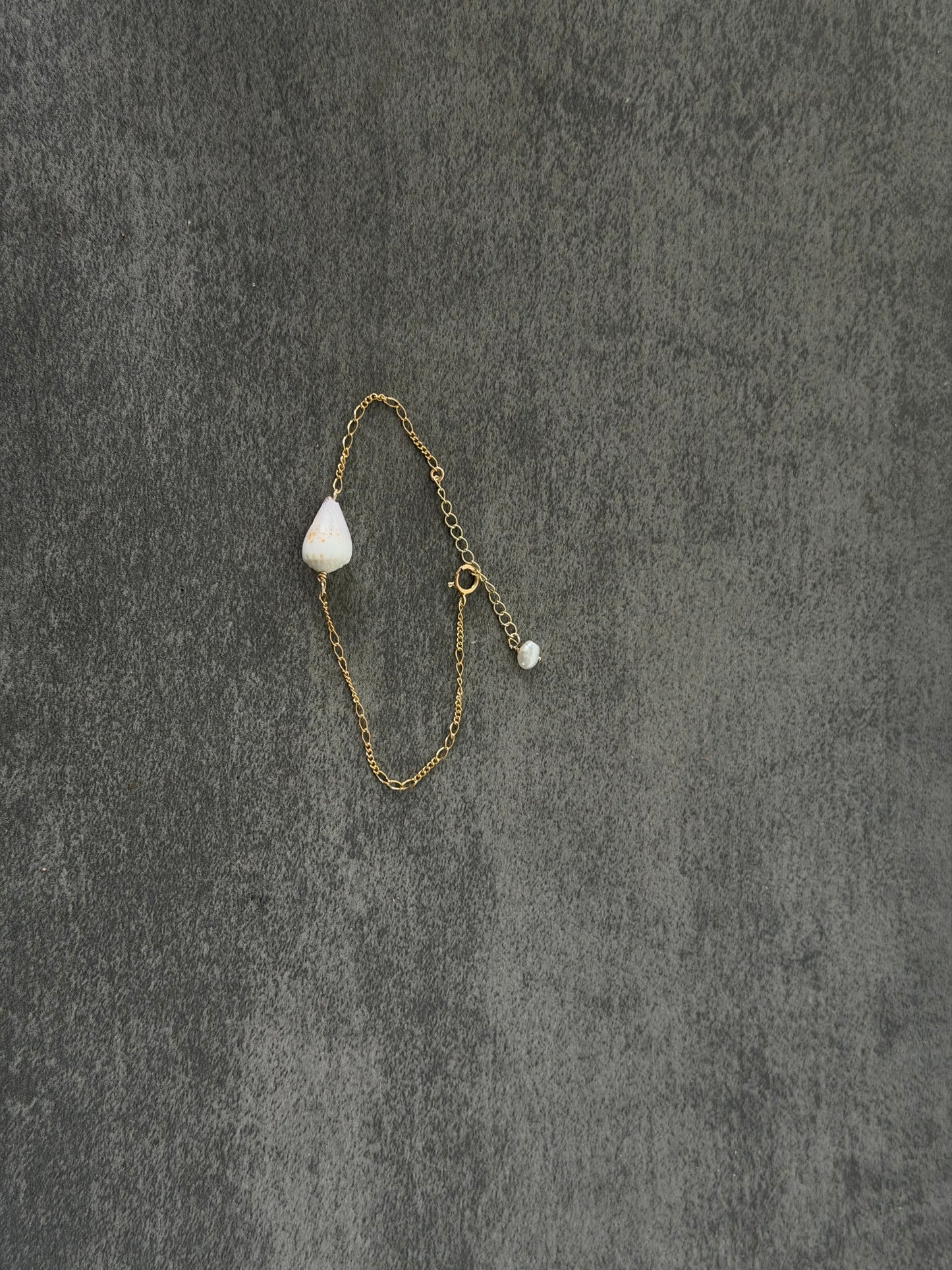 Dwarf cone bracelet
