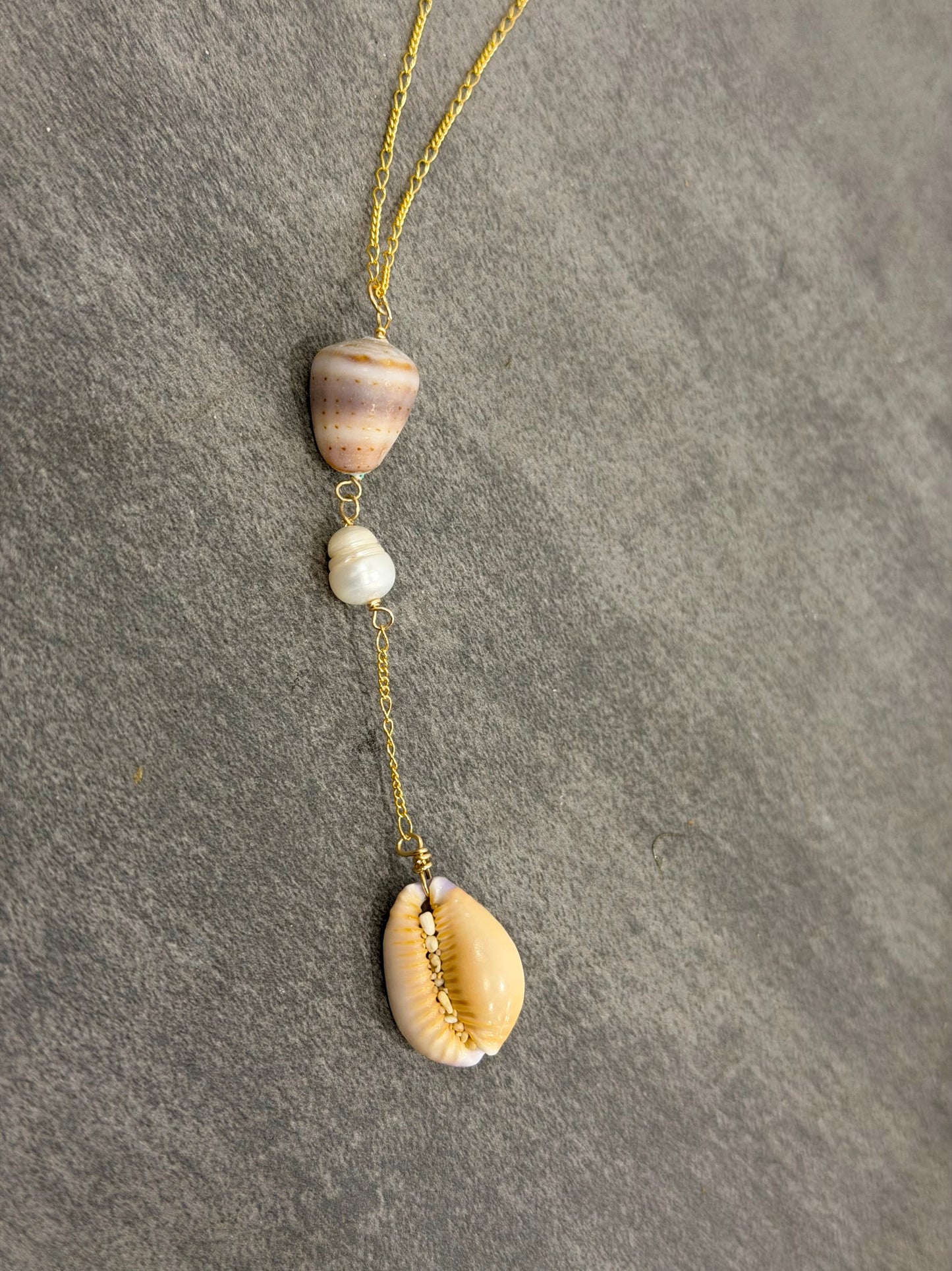 Light cowrie Drop Necklace