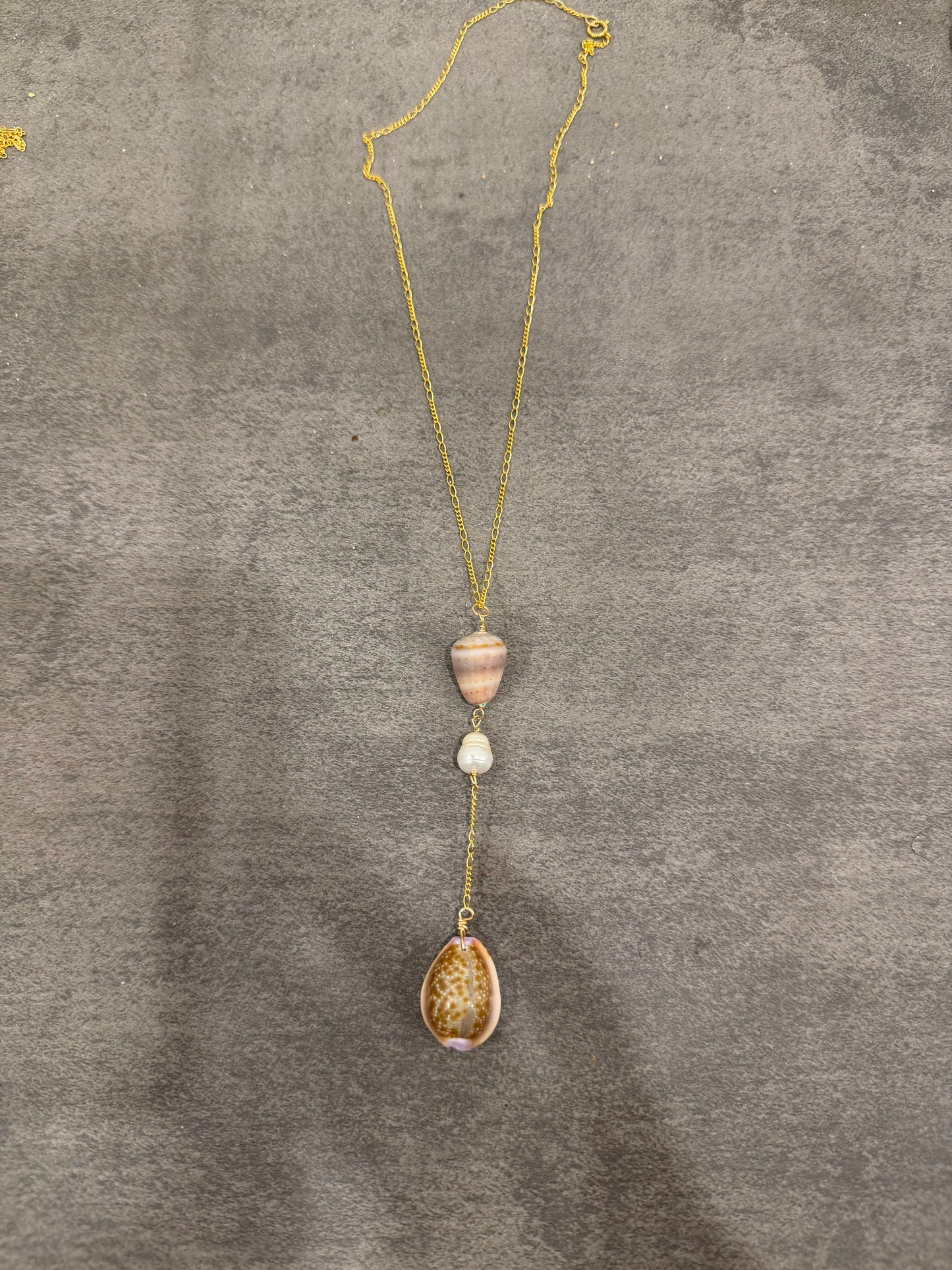 Light cowrie Drop Necklace