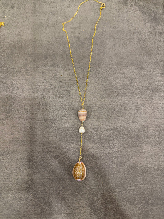 Light cowrie Drop Necklace