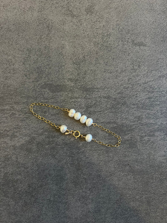 White Pearl Bracelet