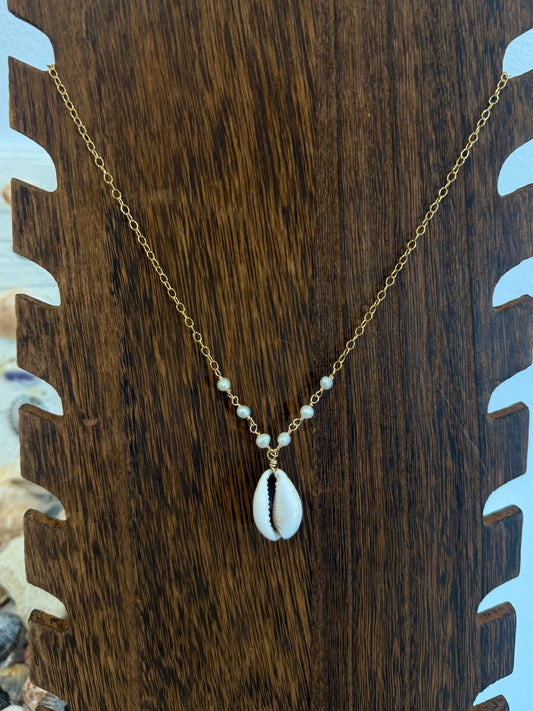 Cowrie pearl chain